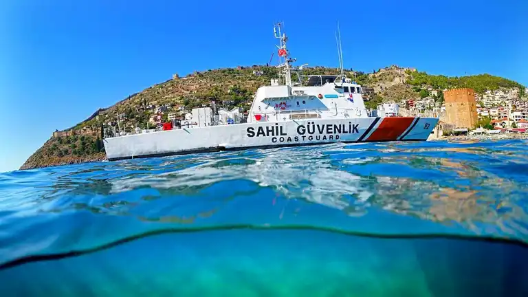 Sahil Güvenlik 49 Kaçakçı Yakaladı, 2 Bin Göçmen Kurtarıldı